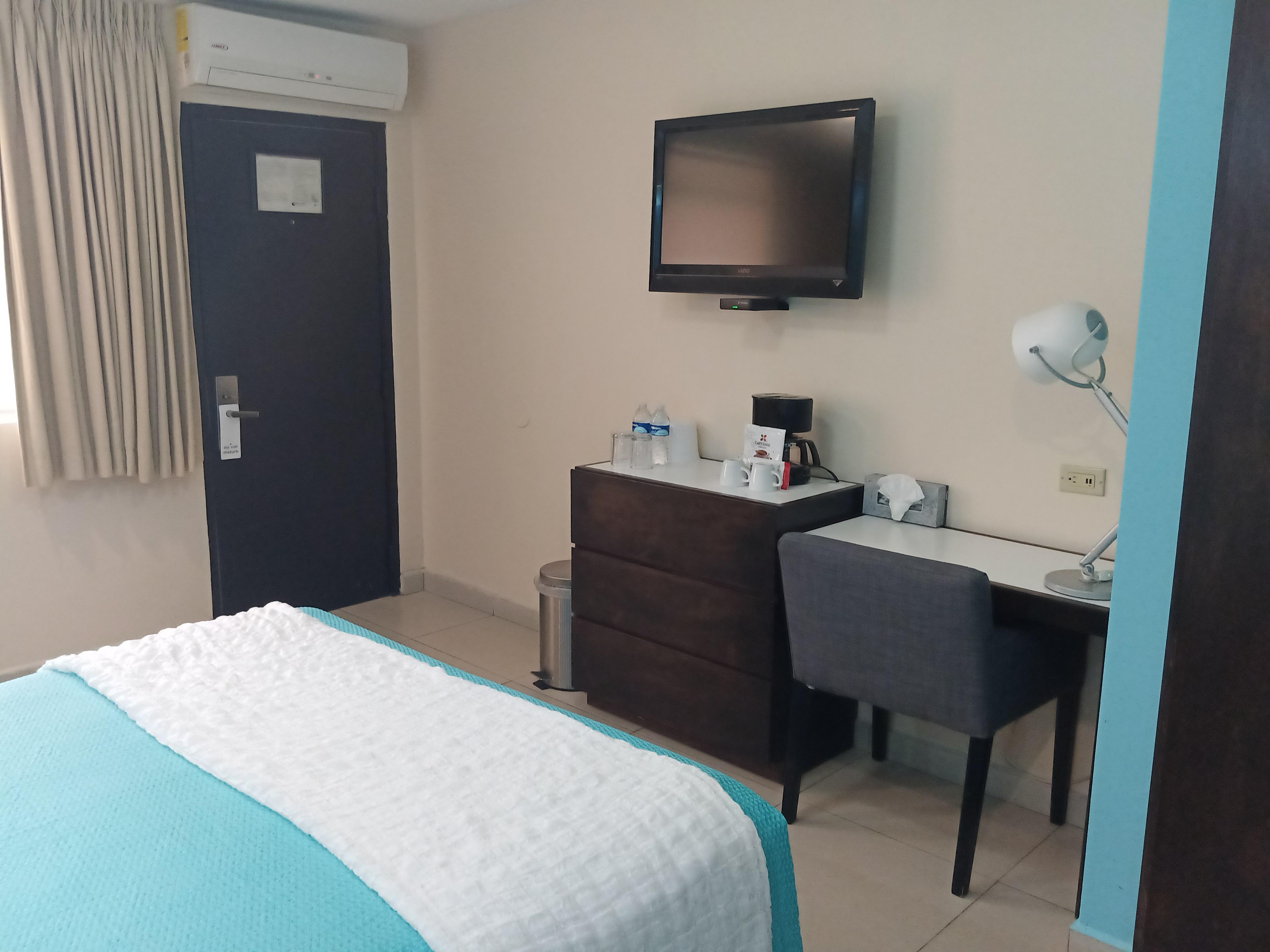 Baja Hotel 4*