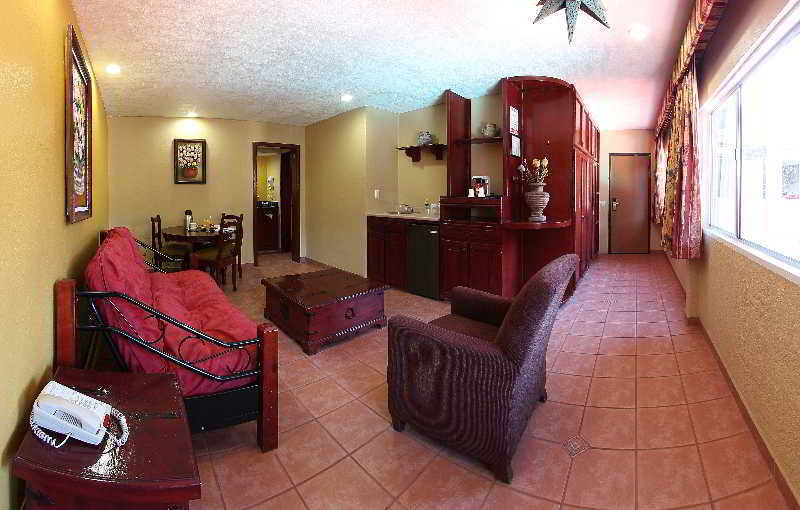 Baja Hotel 4*