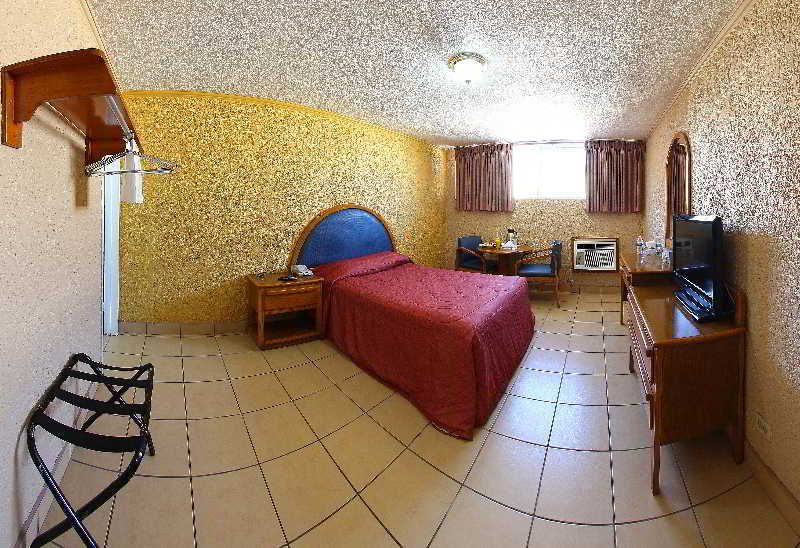 Baja Hotel 4*