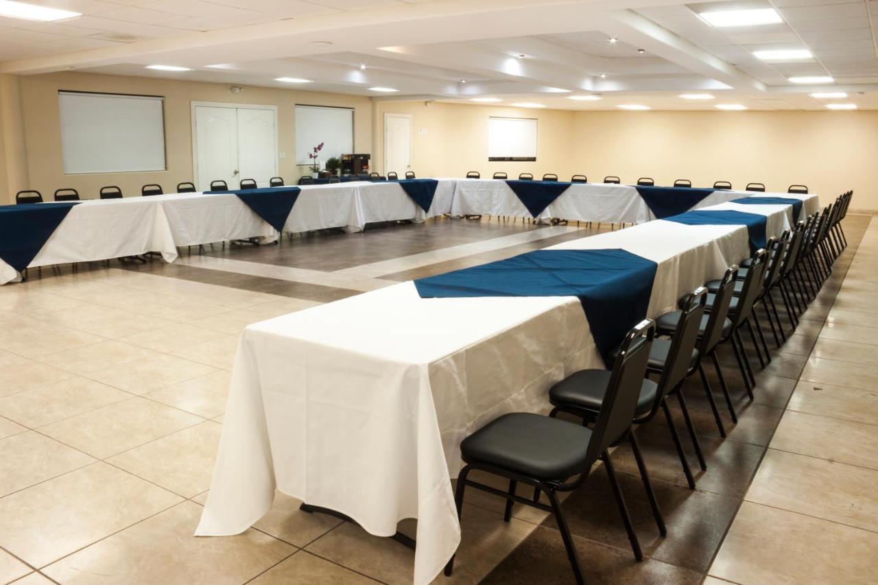 Baja Hotel 4*